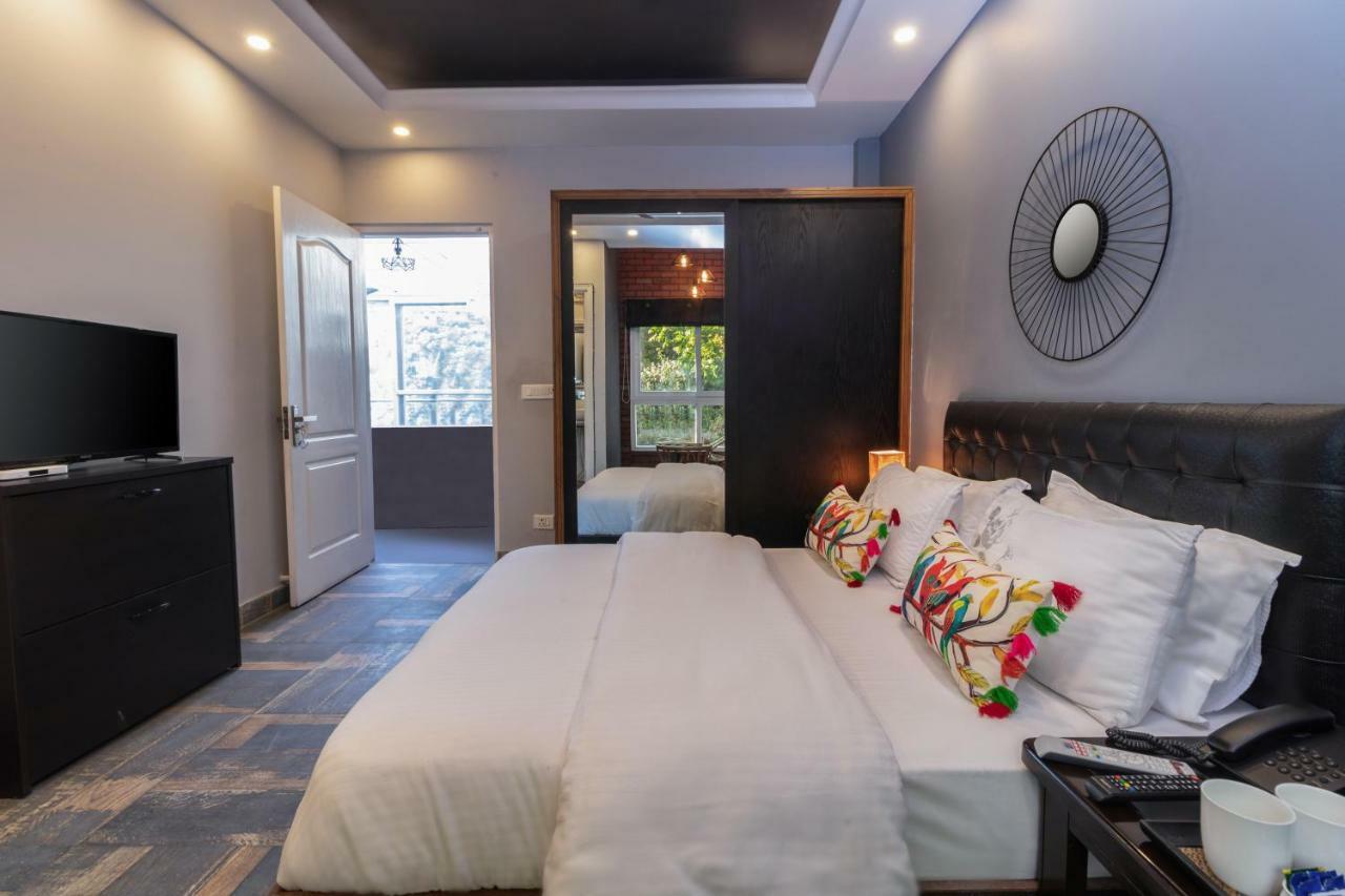 Nirvana Lodge And Lounge Mussoorie Exterior photo