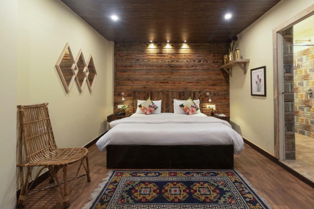 Nirvana Lodge And Lounge Mussoorie Exterior photo