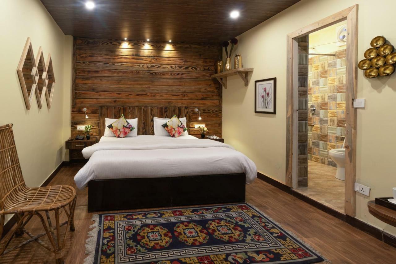 Nirvana Lodge And Lounge Mussoorie Exterior photo